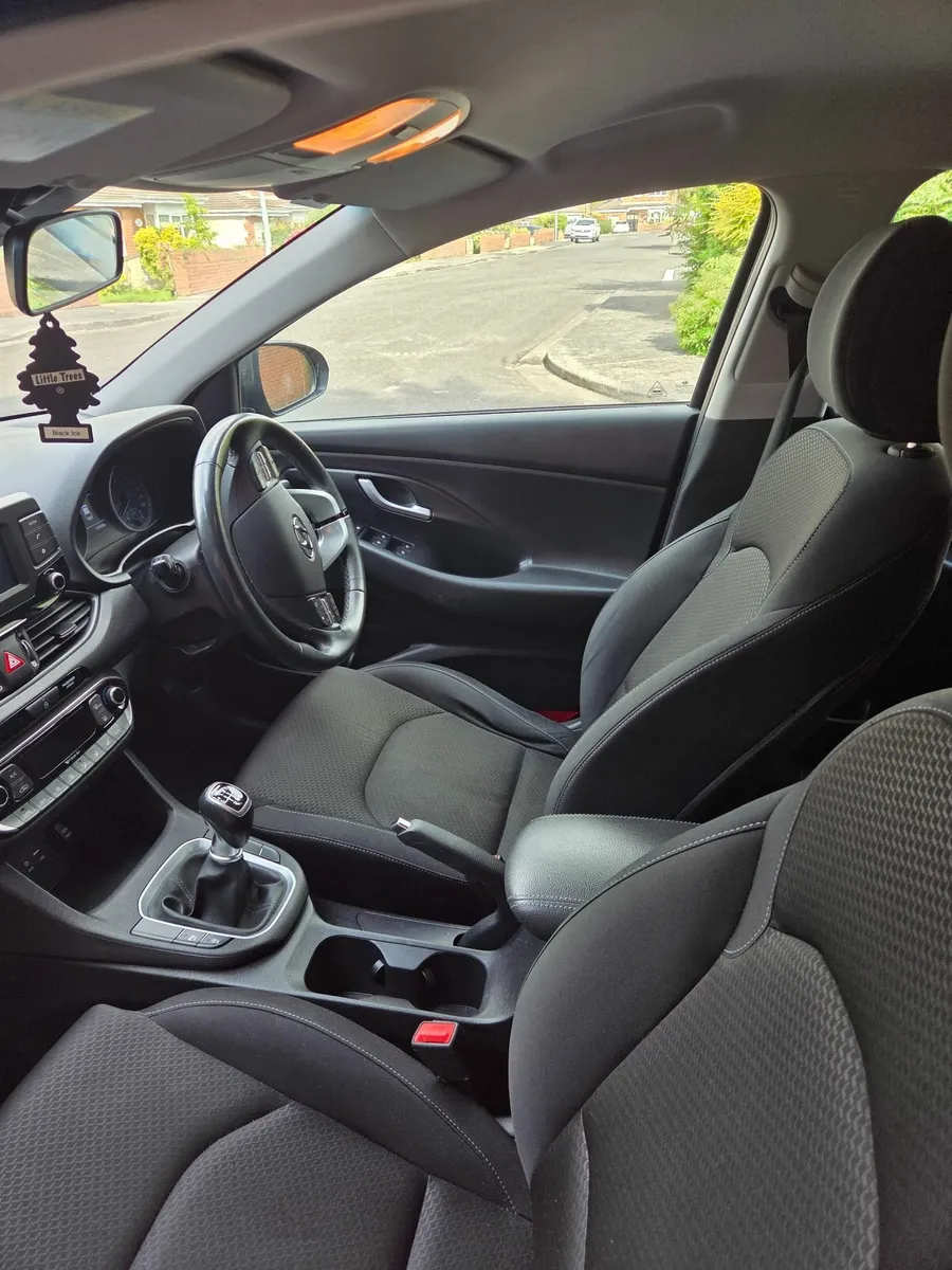Hyundai i30 2017 - Image 2