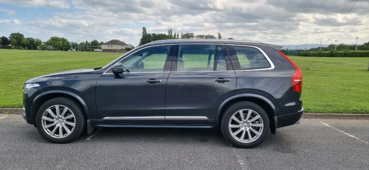 Volvo XC 90 INSCRIPTION D5 AWD - Image 2