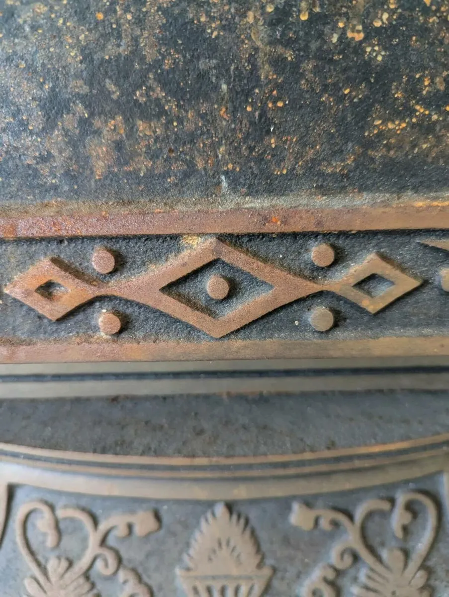 Victorian cast iron insert - Image 2