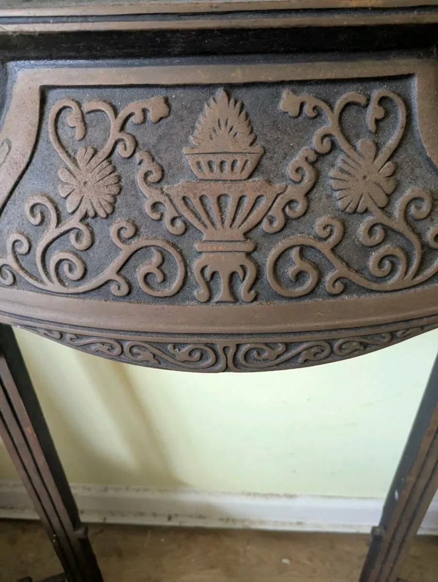 Victorian cast iron insert - Image 4