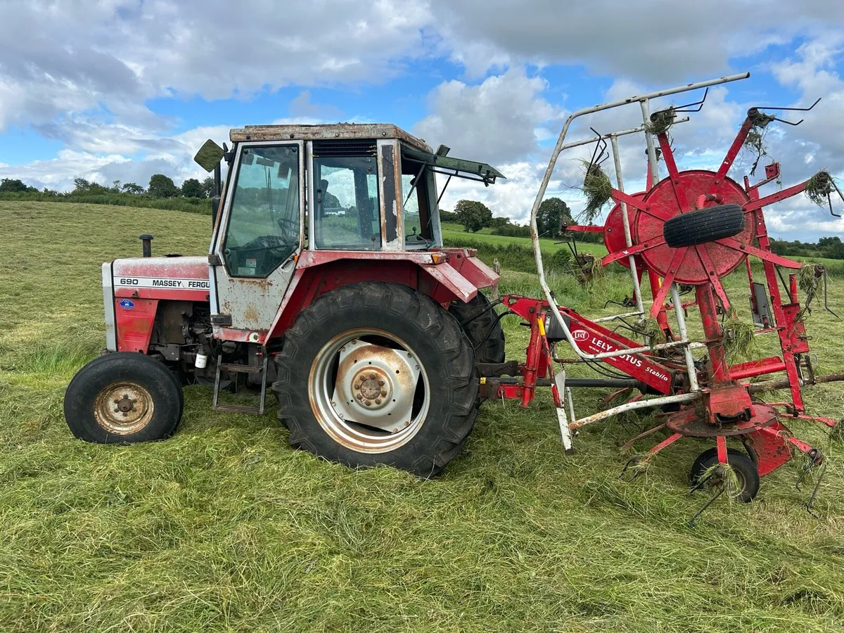 Massey 690 3 gear sticks. - Image 2