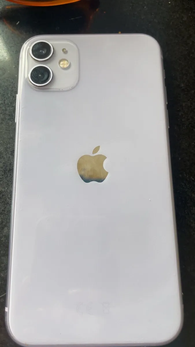 iPhone 11 - Image 1