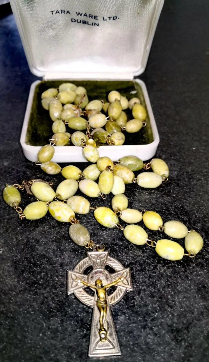 Connemara marble rosary beads with Celtic cross - Image 1