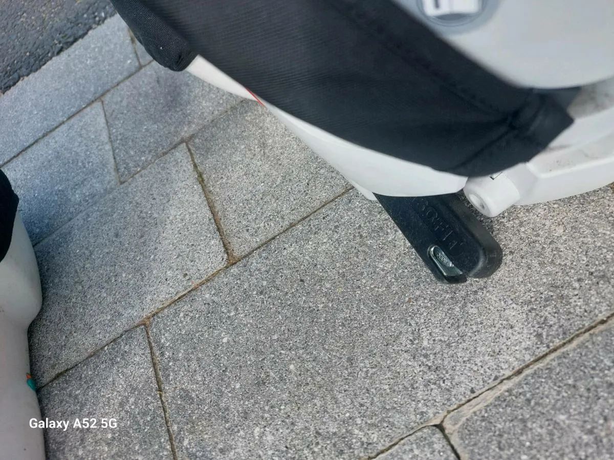 Britax Romer Car Seat, bike seat &buggy - Image 3