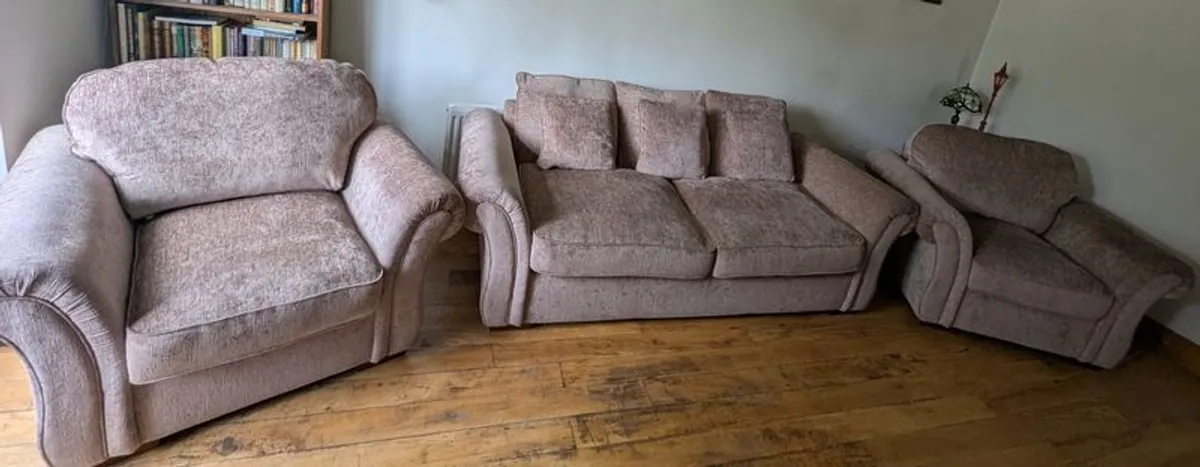 sofa and armchairs - Image 3