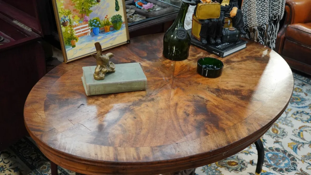 🪑 Victorian 3-Leg Pedestal Table - Image 2