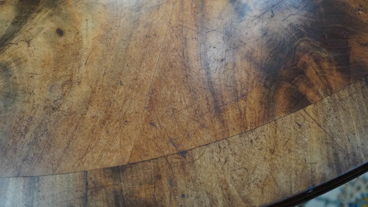 🪑 Victorian 3-Leg Pedestal Table - Image 3