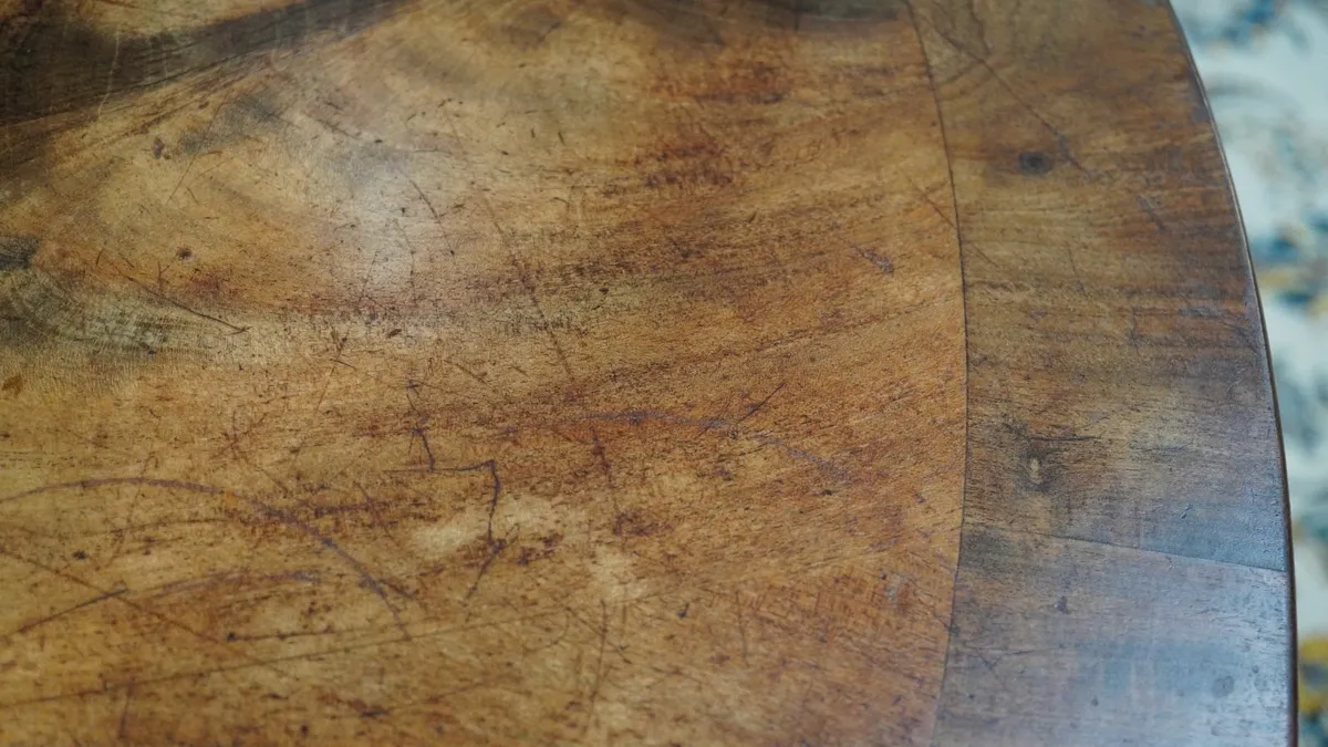 🪑 Victorian 3-Leg Pedestal Table - Image 4