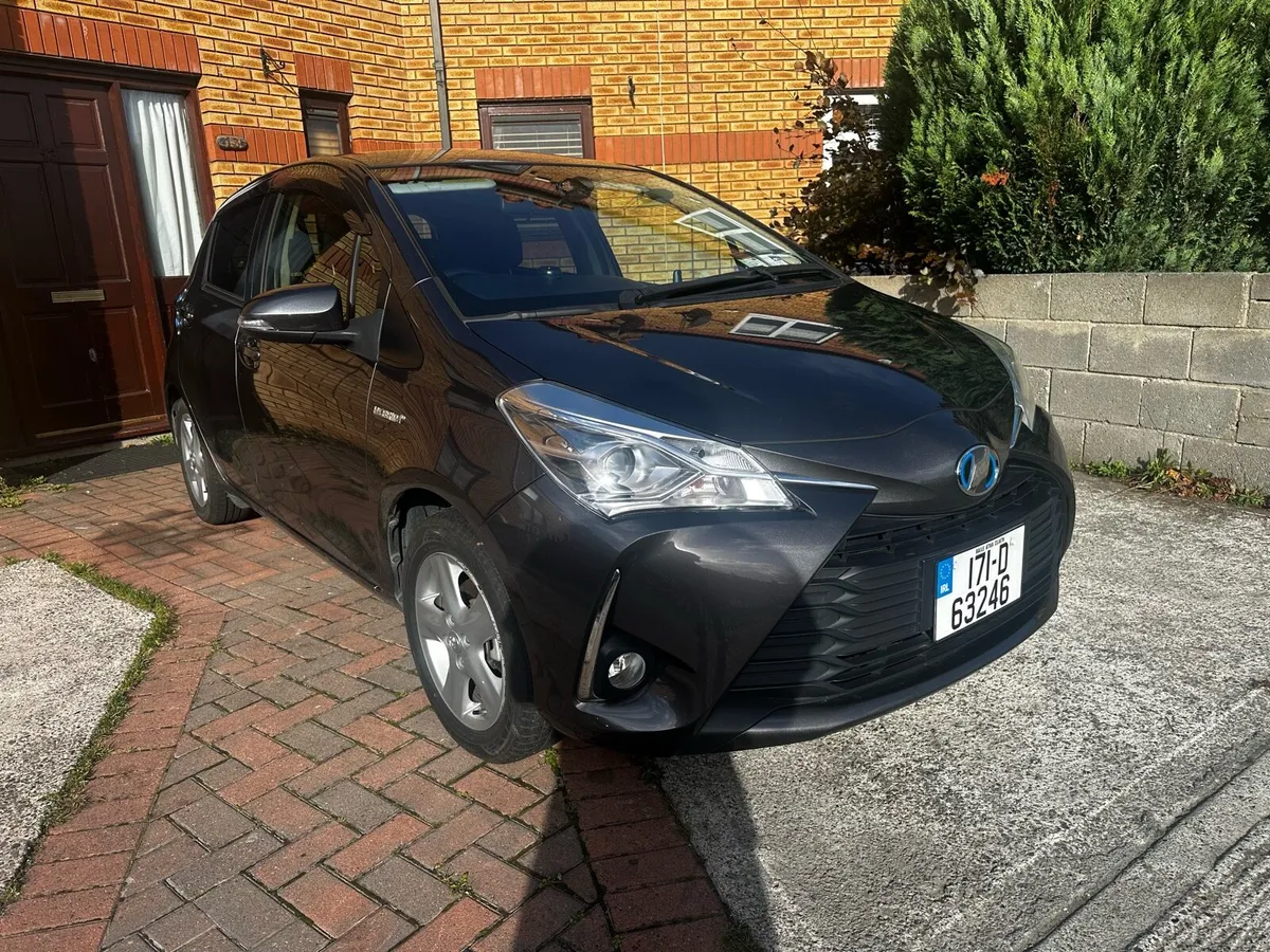 Toyota Vitz 2017 Hybrid - Image 3