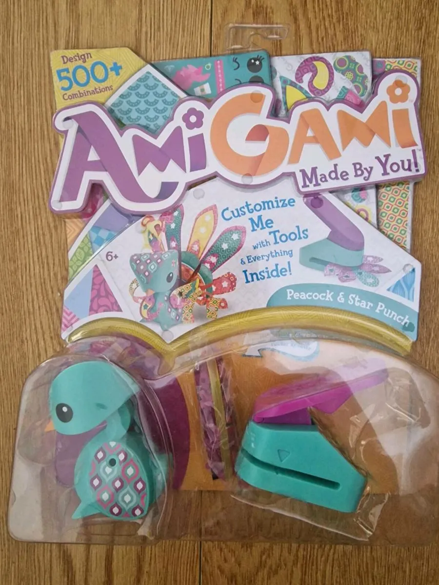 AmiGami Blue Peacock And Star Punch Creative Toy - Image 1