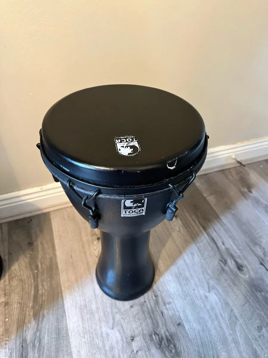 Toca SFDMX-12BM 12’Freest. Djembe with bag - Image 1