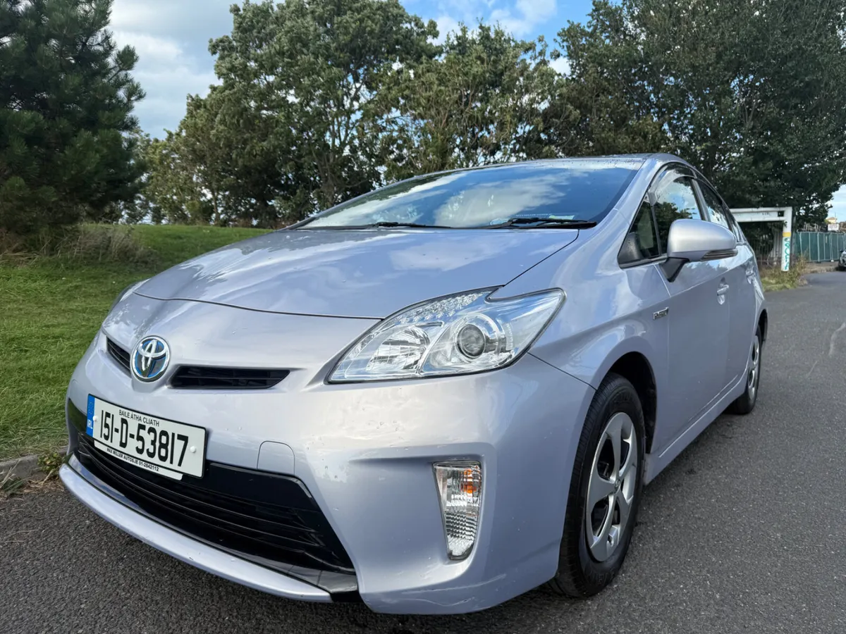 Toyota Prius 2015 AUTOMATIC HYBRID 1.8 5DR - Image 3