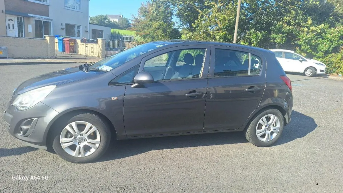 Car - Image 2