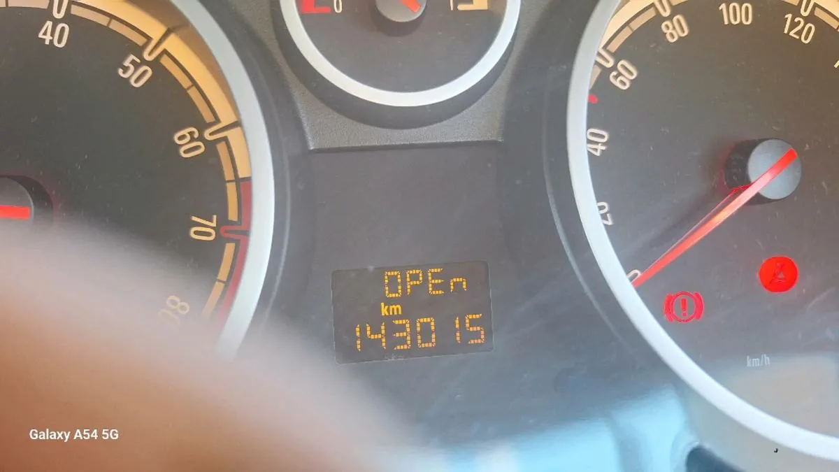 Car - Image 3
