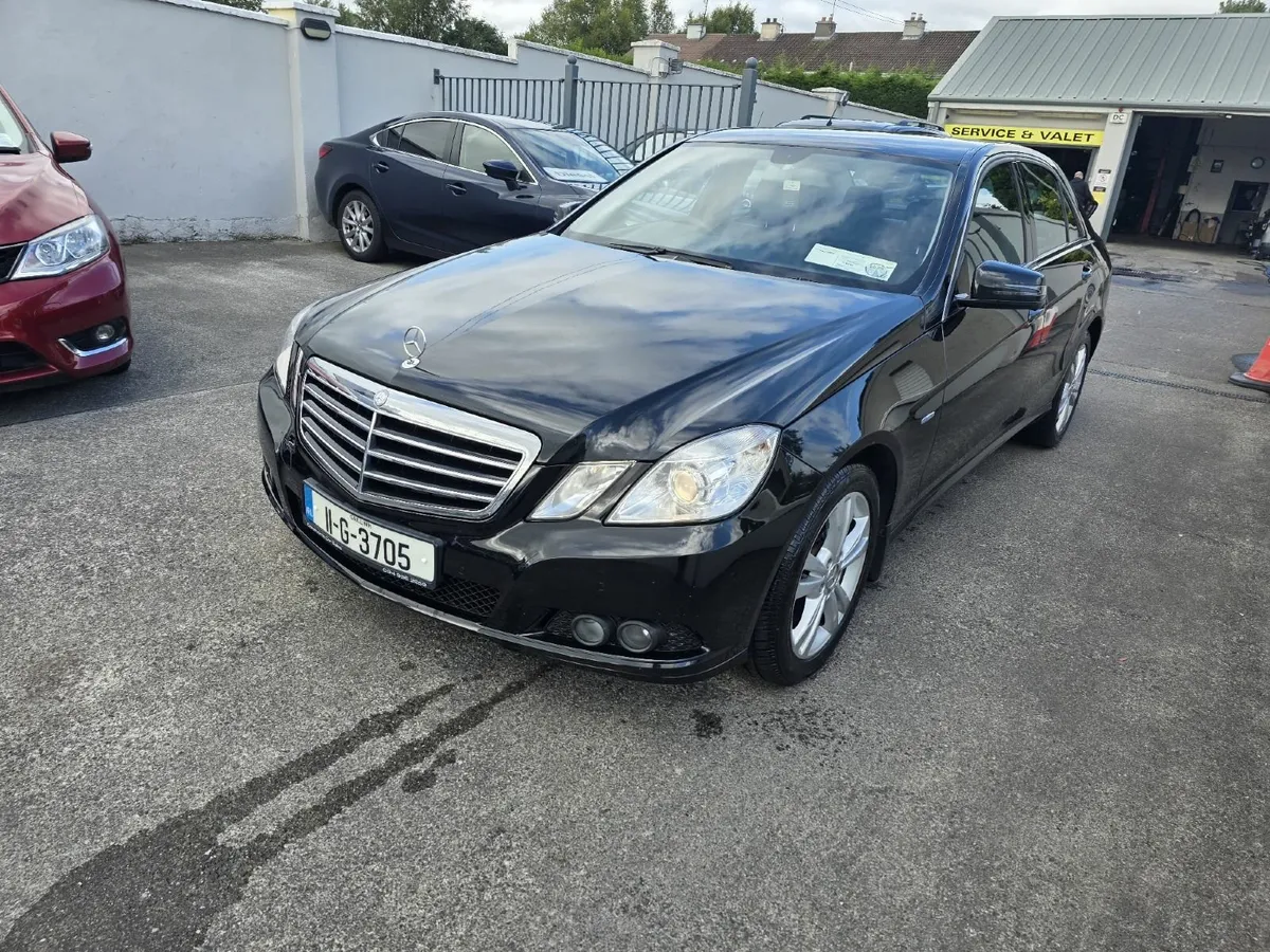 Mercedes E220 - Image 2