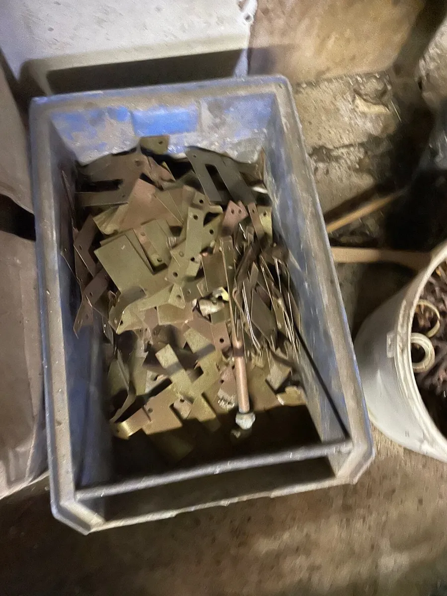 Brass Brackets – Full Bin - Image 1