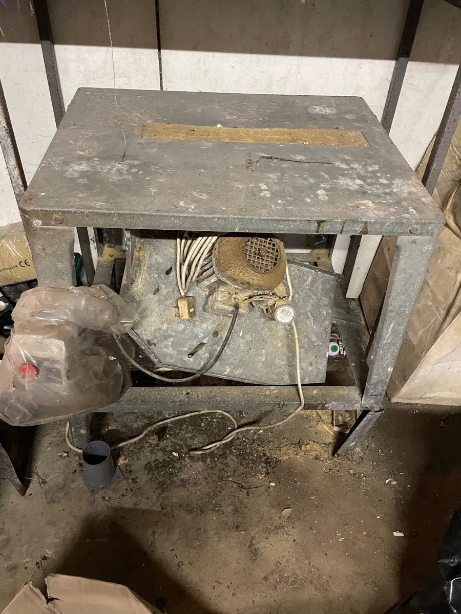 Heavy-duty vintage saw base - Image 2
