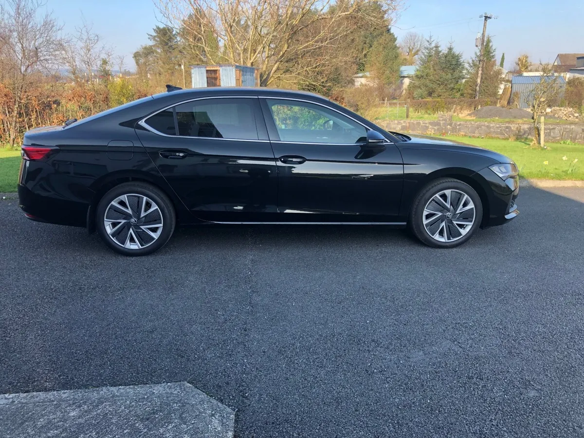 Skoda Superb 2025 Selection -only 47 km - Image 3
