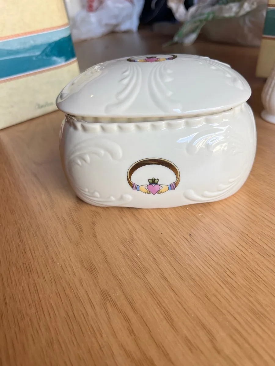 Donegal Parian China claddagh trinket box