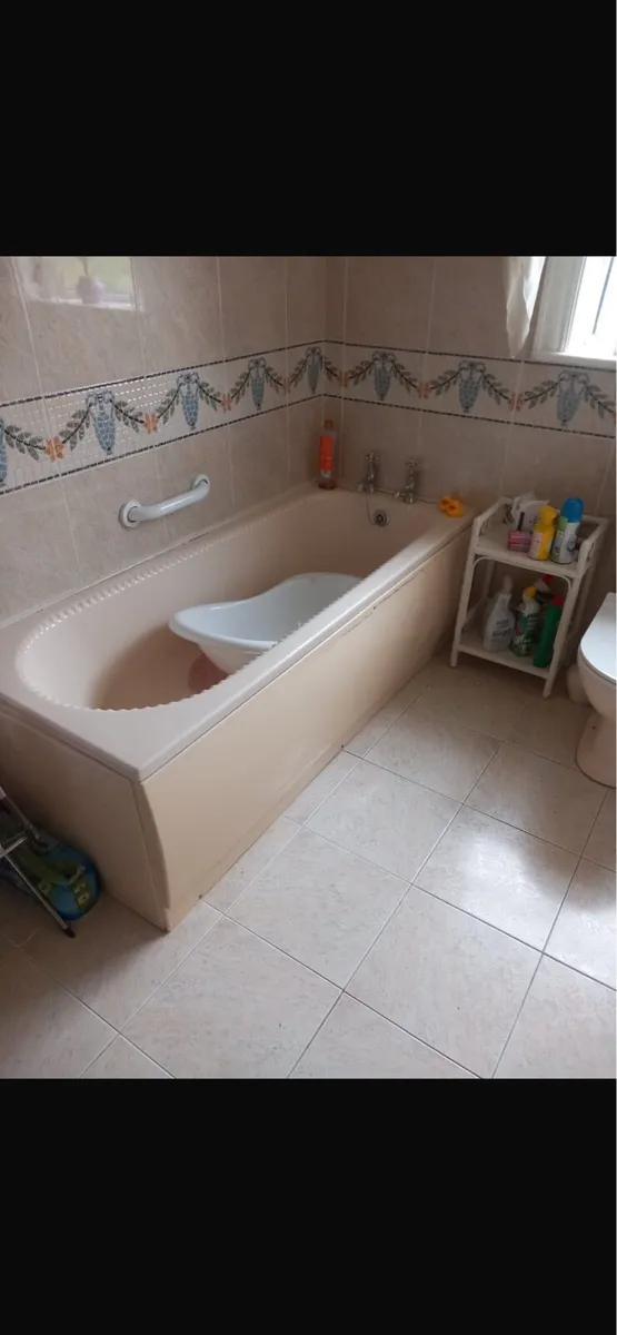 Bathroom Suite - Image 3