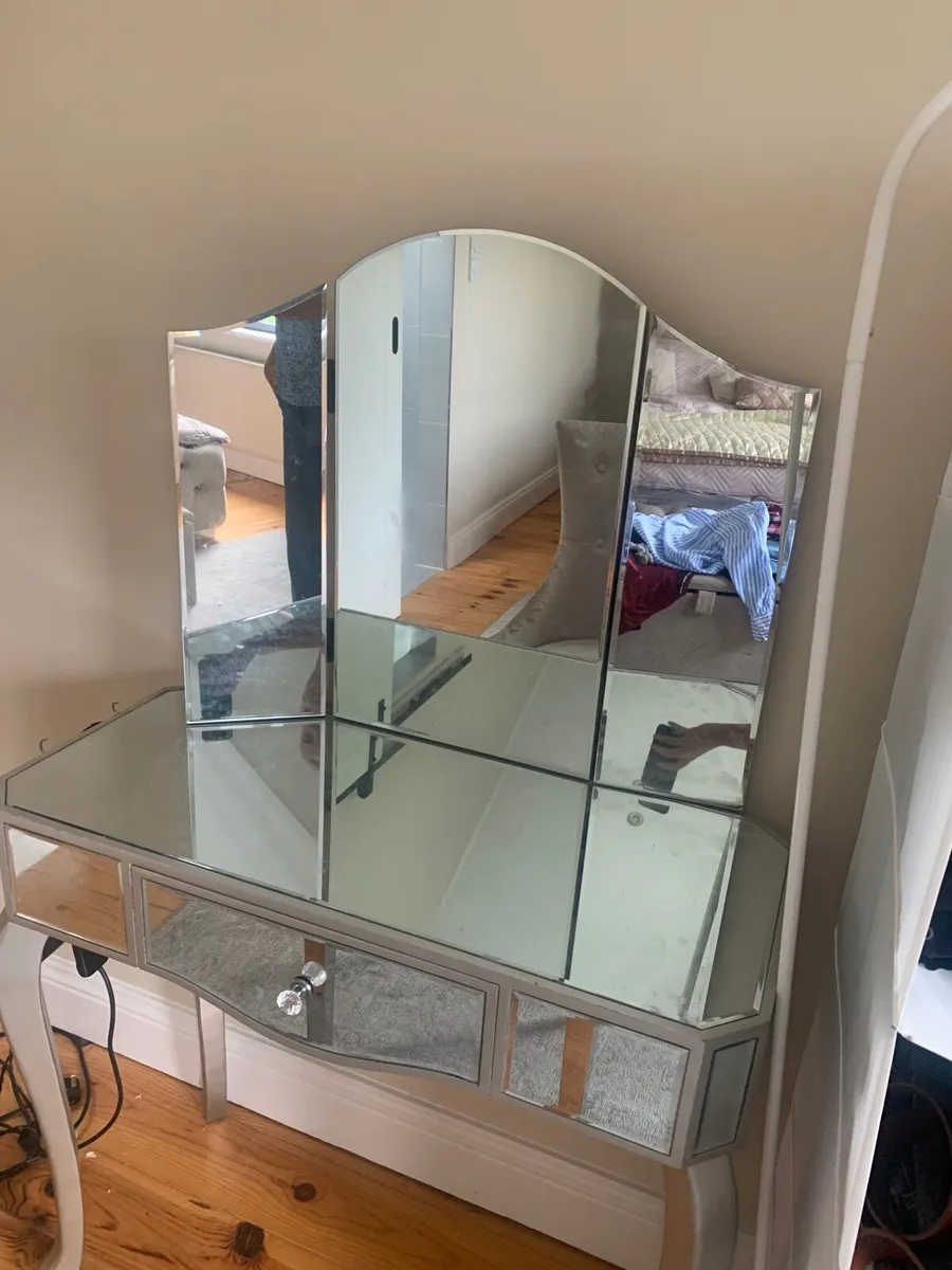 Mirrored Dressing table & matching console - Image 2