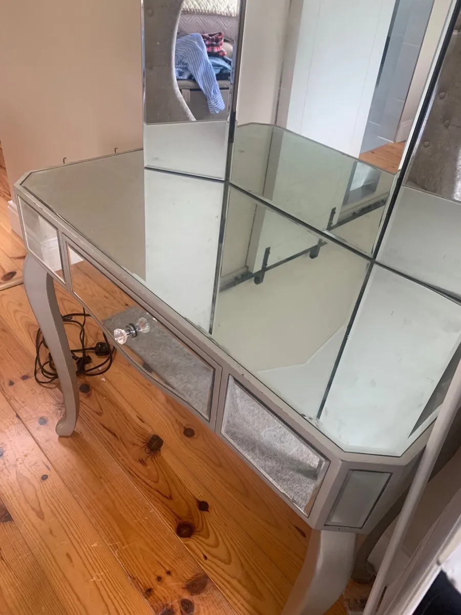 Mirrored Dressing table & matching console - Image 3