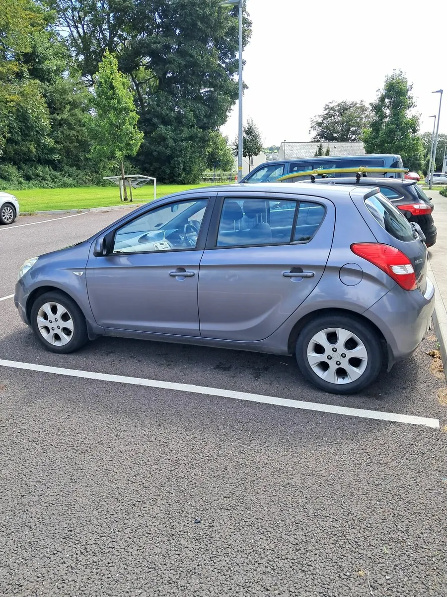 Hyundai i20 2009 - Image 2