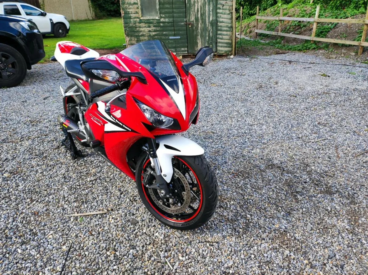 Honda Cbr1000rr Fireblade 20th Anniversary Edition - Image 3