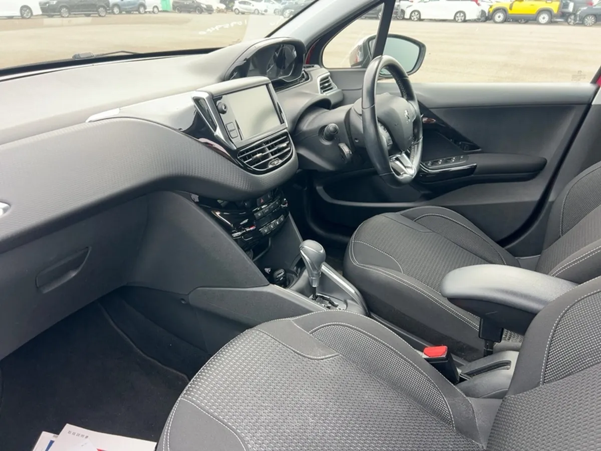 Peugeot 208 ALLURE 1.2 PETROL 5DR AUTOMATIC - Image 2