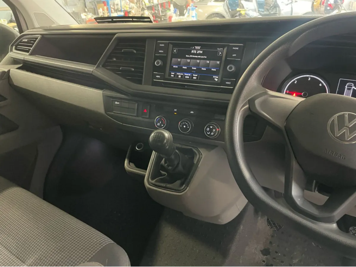 Volkswagen Transporter 28 PVL TDI 110HP M T6 MANUA - Image 3