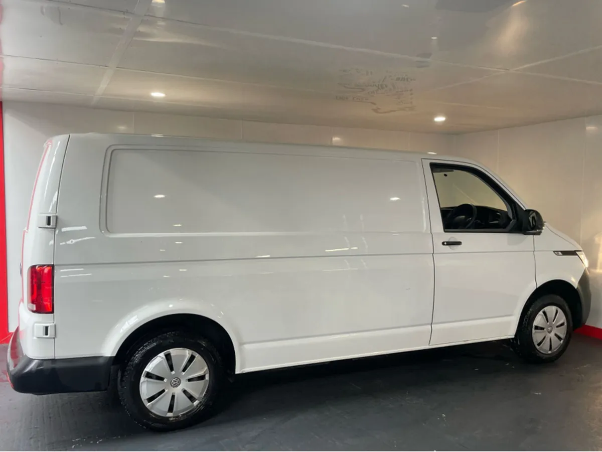 Volkswagen Transporter 28 PVL TDI 110HP M T6 MANUA - Image 4