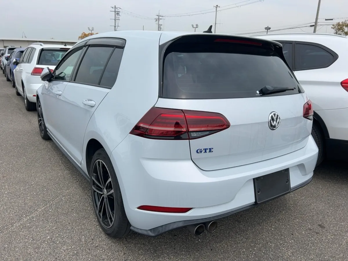 Volkswagen Golf GTE 1.4 PETROL/ PLUG IN HYBRID 5DR - Image 2