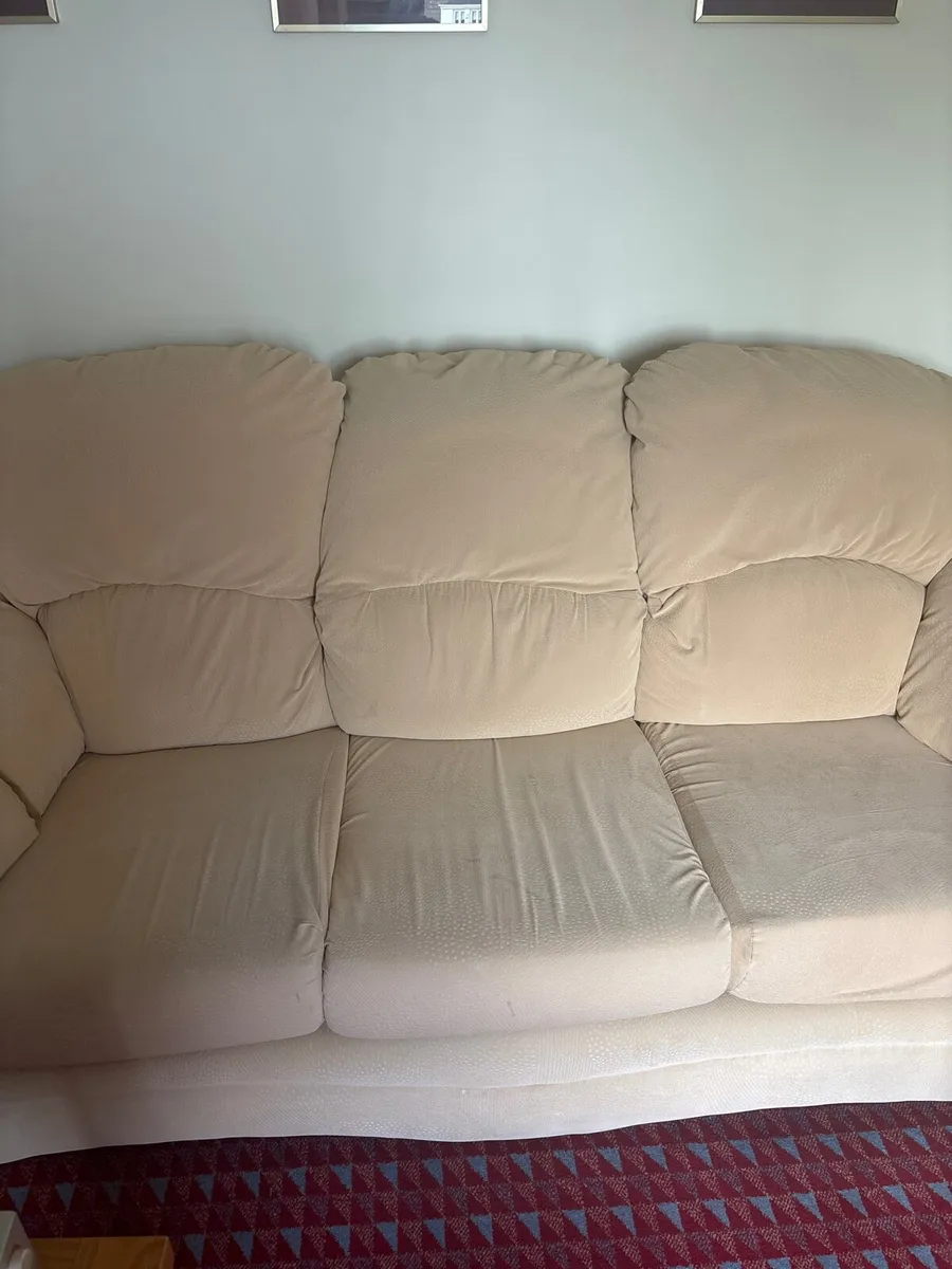 Sofa and 2 x armchairs - Image 1
