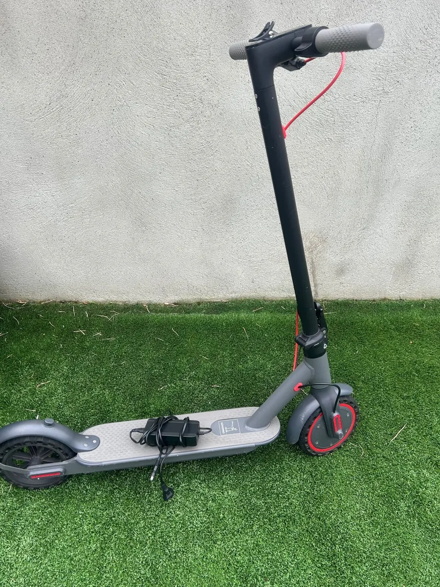 E scooter - Image 1