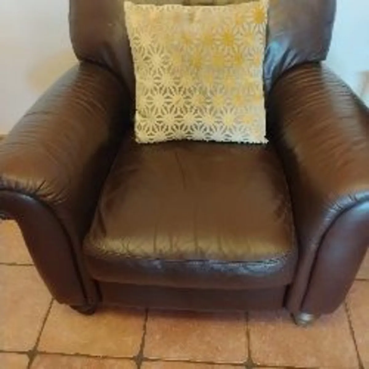 Leather sofa & armchair - Image 3