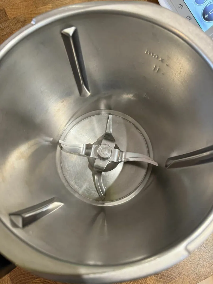 Vorwerk Thermomix TM5 Food Processor - Image 4
