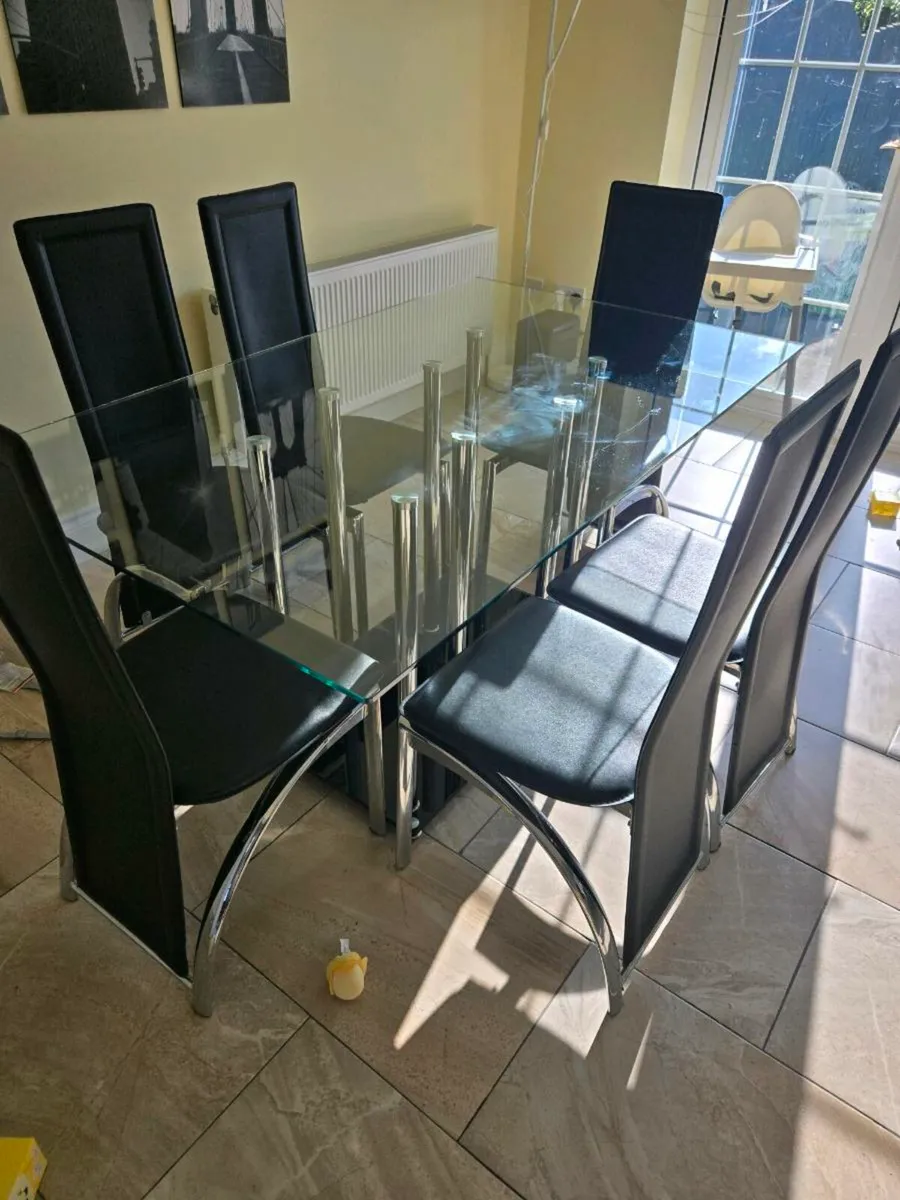 Dining table and chairs - Image 2