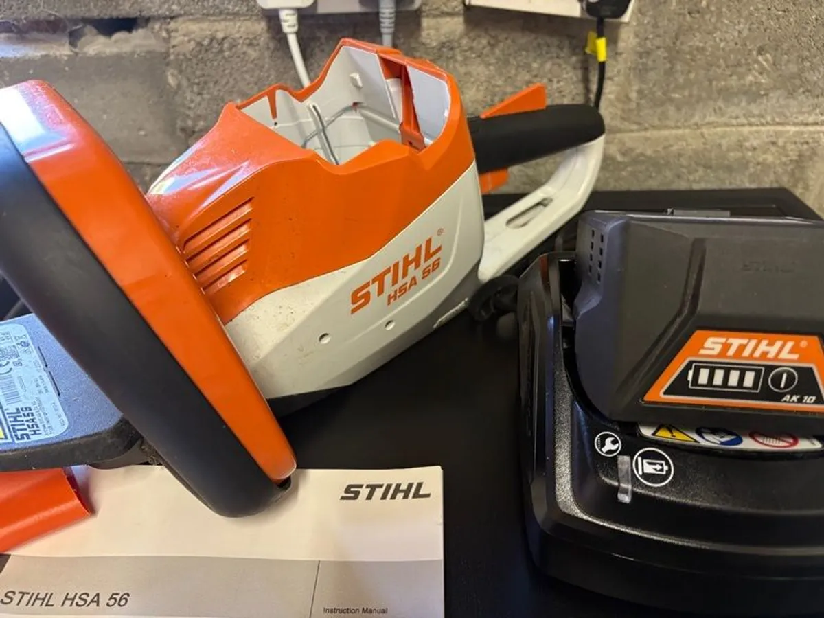 Stihl HSA56 Cordless Hedge Trimmer - Image 1