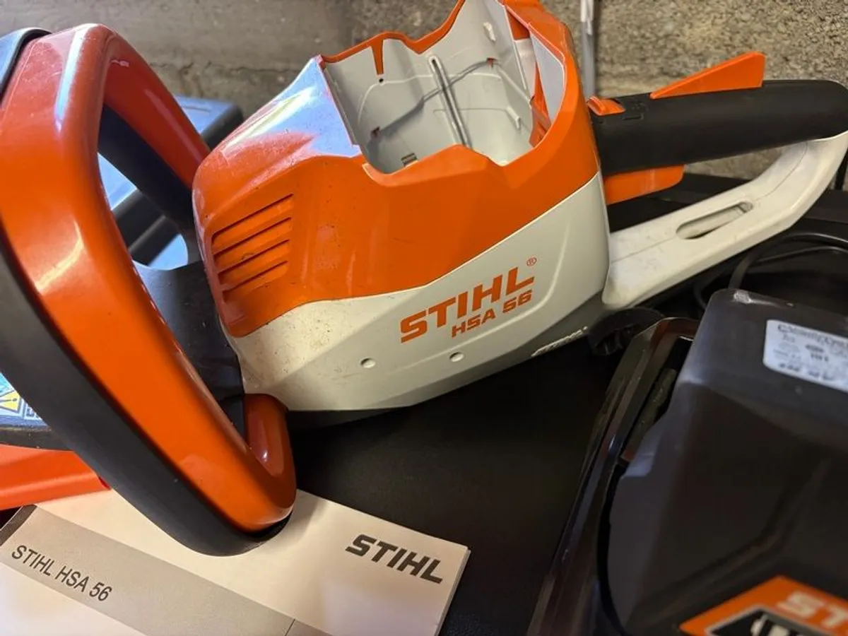 Stihl HSA56 Cordless Hedge Trimmer - Image 2
