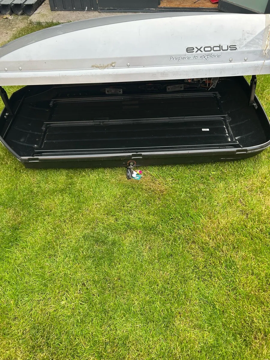 Roof box - Image 2