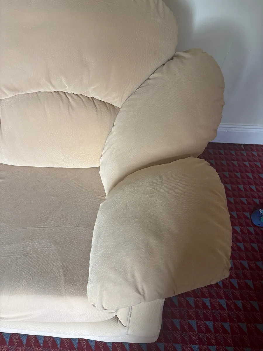 Sofa and 2 x armchairs - Image 3