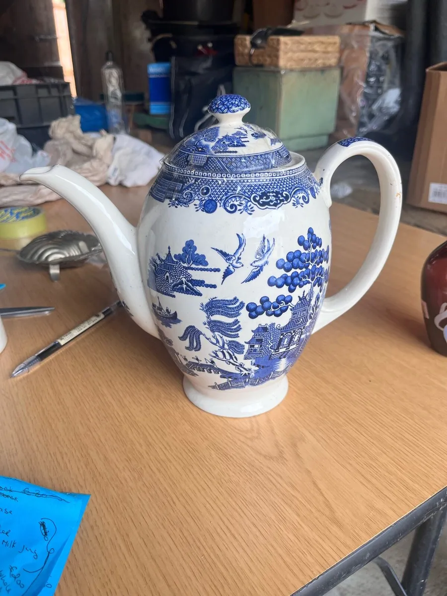 Johnson Brothers willow tea pot - Image 1