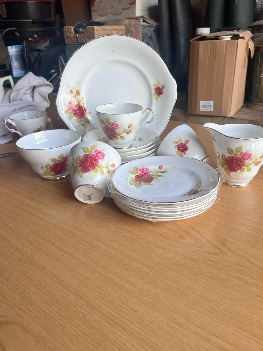 21 piece Dutches China set - Image 2