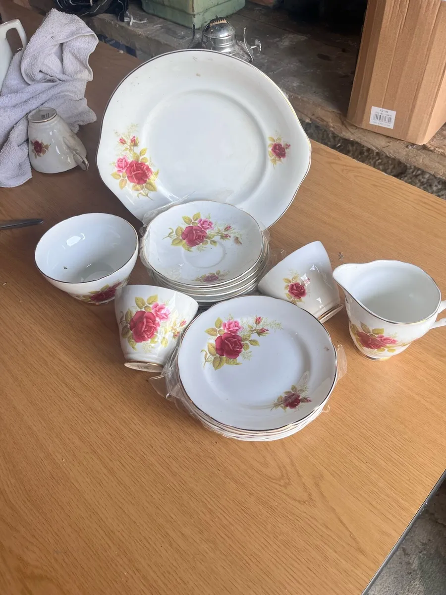 21 piece Dutches China set - Image 3