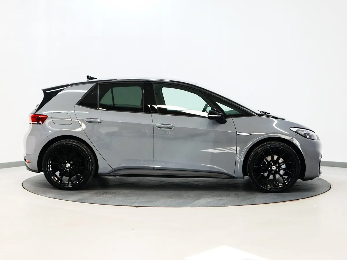 *67* 2022 Volkswagen ID.3 LIFE - Image 3