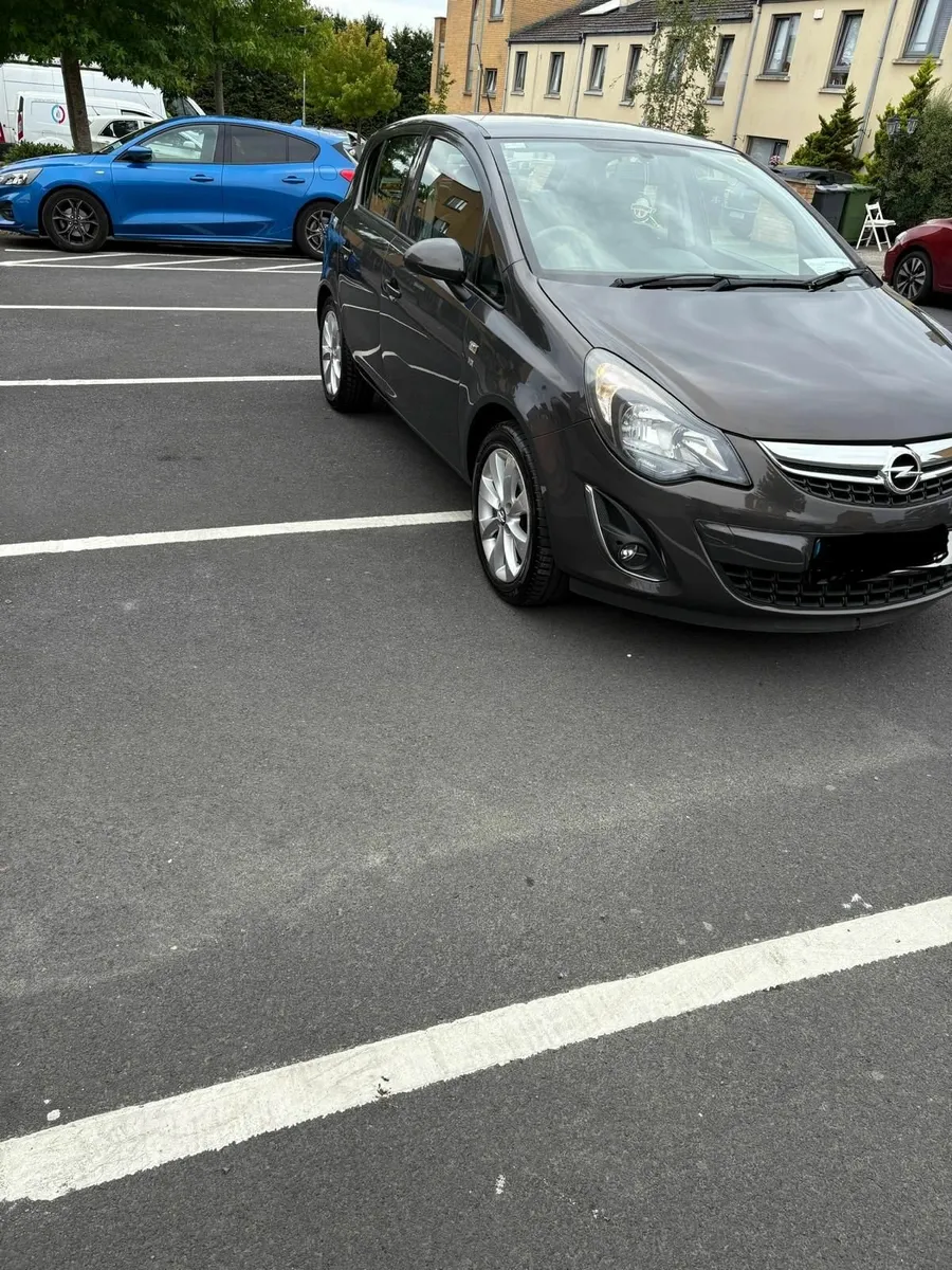 Opel Corsa 2014 1.2 petrol only 28000 kilometers - Image 3