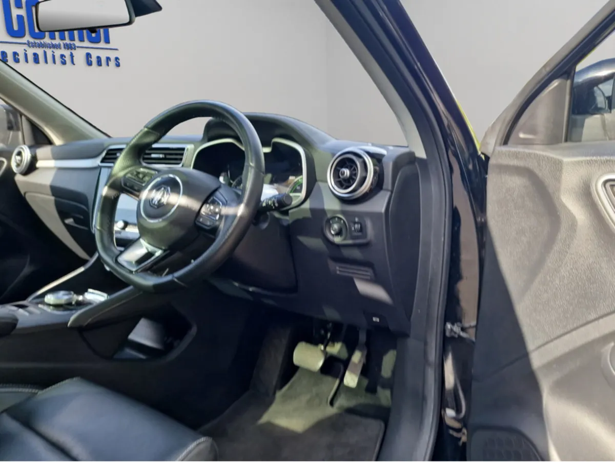 MG ZS **** RESERVED **** EXCLUSIVE EV *** LEATHER - Image 4