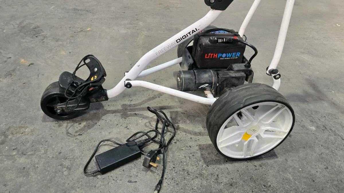Powakaddy Freeway Digital Golf Trolley - Image 3