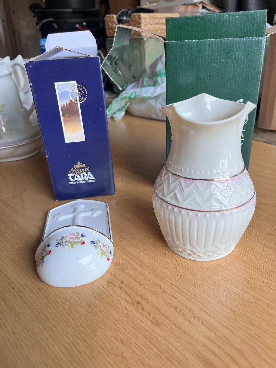 Belleek vase & holy water font - Image 2
