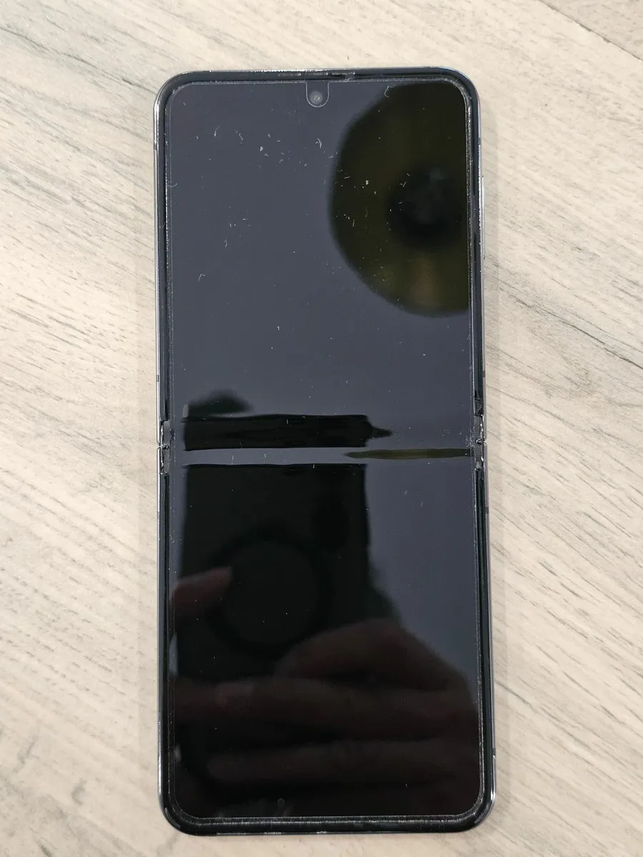 Samsung Z Flip 5 - 512 GB - Image 3